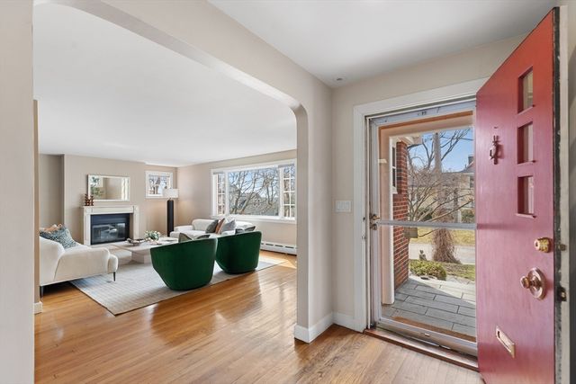 4 Stony Brook Rd, Arlington, MA 02476