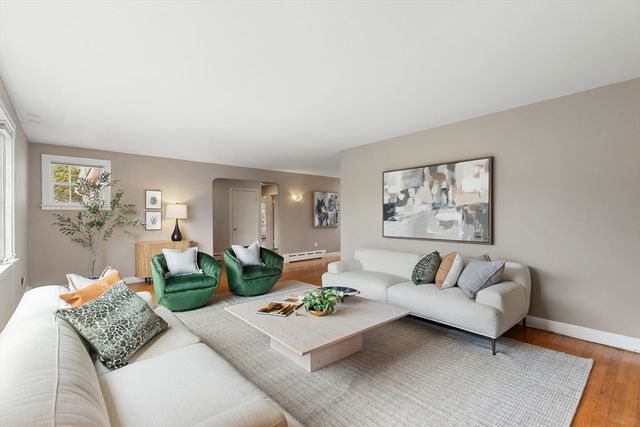 4 Stony Brook Rd, Arlington, MA 02476