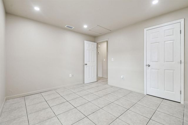 923 E LOTUS AVENUE, Tampa, FL 33612
