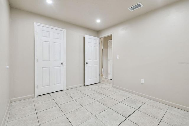 923 E LOTUS AVENUE, Tampa, FL 33612