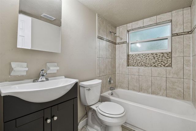 923 E LOTUS AVENUE, Tampa, FL 33612