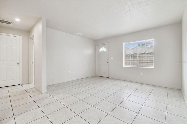 923 E LOTUS AVENUE, Tampa, FL 33612