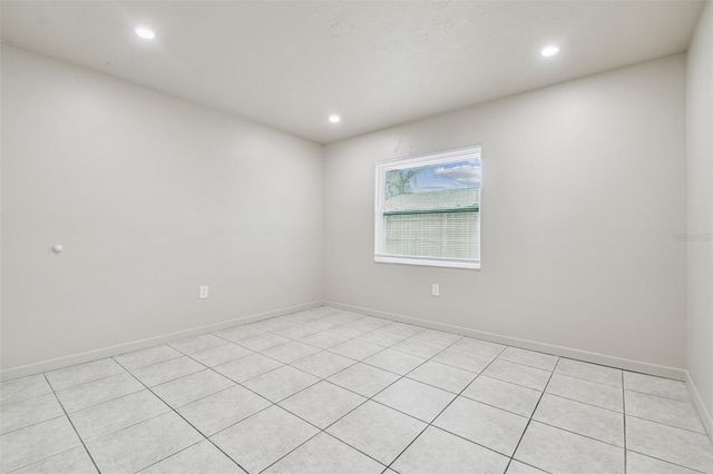 923 E LOTUS AVENUE, Tampa, FL 33612