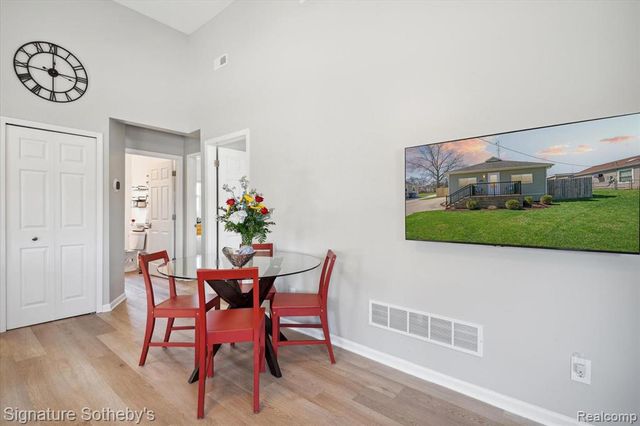 1068 Sunrise Park Street, Howell, MI 48843