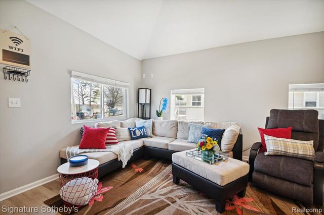 1068 Sunrise Park Street, Howell, MI 48843