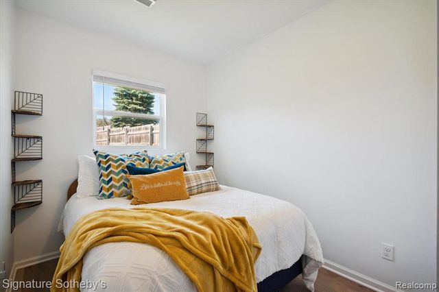 1068 Sunrise Park Street, Howell, MI 48843