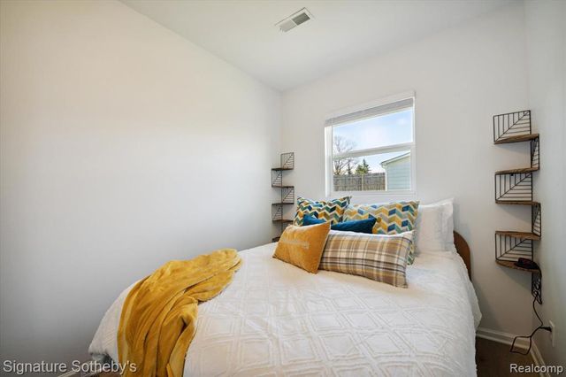 1068 Sunrise Park Street, Howell, MI 48843