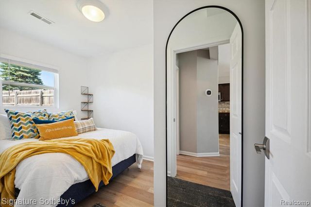 1068 Sunrise Park Street, Howell, MI 48843