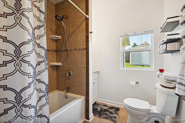 1068 Sunrise Park Street, Howell, MI 48843