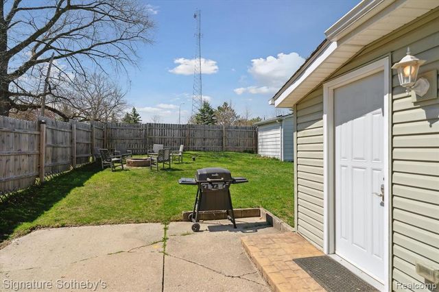 1068 Sunrise Park Street, Howell, MI 48843