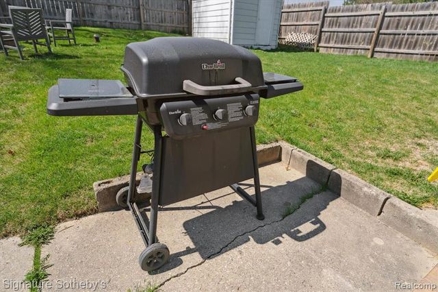 1068 Sunrise Park Street, Howell, MI 48843