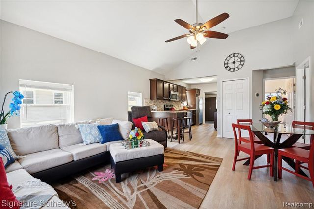 1068 Sunrise Park Street, Howell, MI 48843