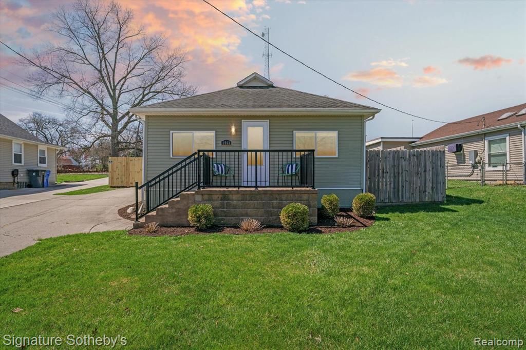 1068 Sunrise Park Street, Howell, MI 48843