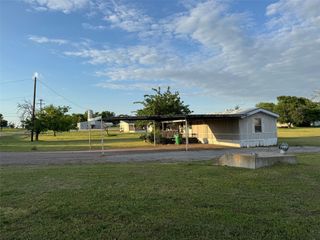 209 Mcelroy Street, Southmayd, TX 76273