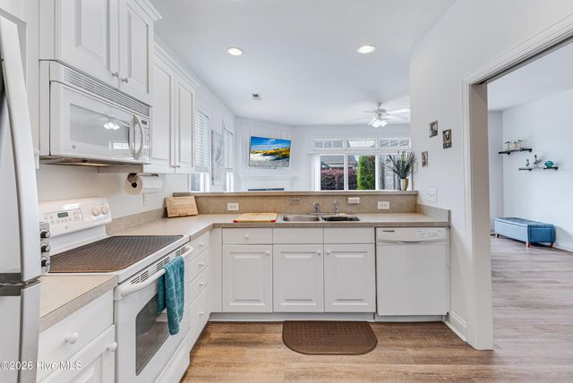 1124 Garden Club Way, Leland, NC 28451