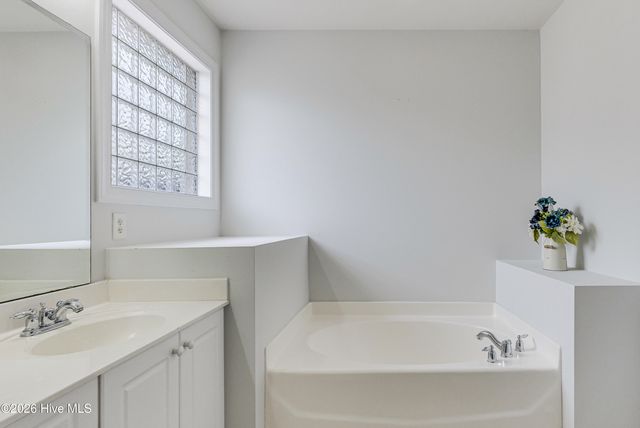 1124 Garden Club Way, Leland, NC 28451