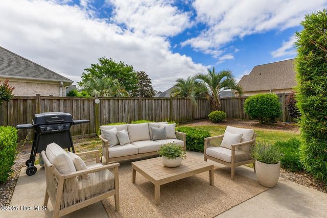 1124 Garden Club Way, Leland, NC 28451
