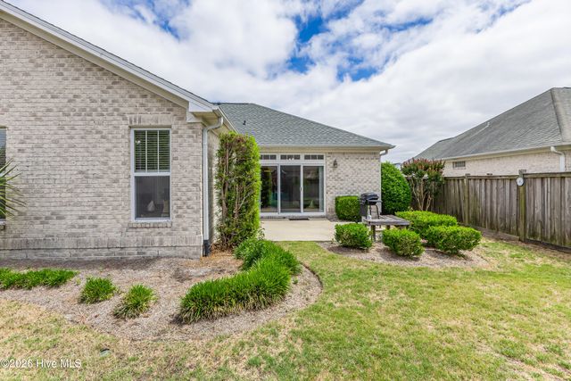 1124 Garden Club Way, Leland, NC 28451