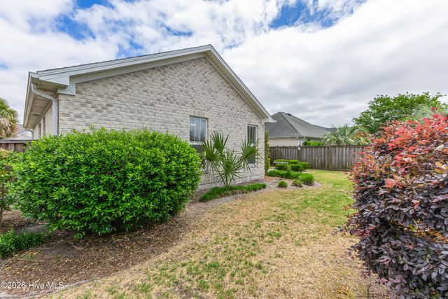 1124 Garden Club Way, Leland, NC 28451