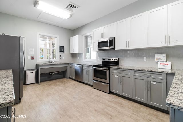 1124 Garden Club Way, Leland, NC 28451