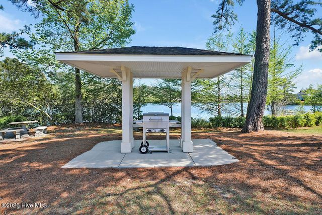 1124 Garden Club Way, Leland, NC 28451