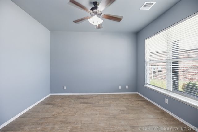 2017 W Fredericksburg Court, Broken Arrow, OK 74011