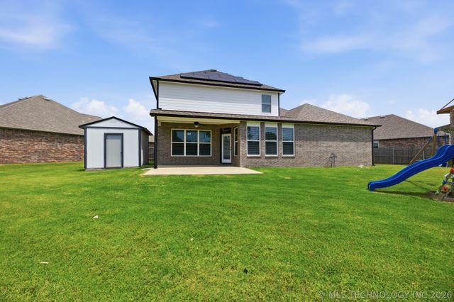 2017 W Fredericksburg Court, Broken Arrow, OK 74011