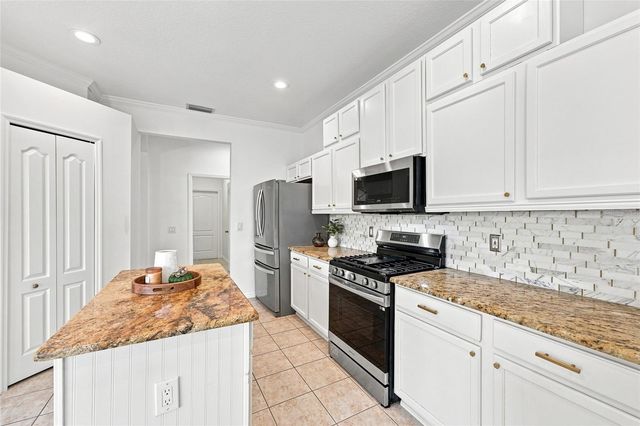 12018 NORTHUMBERLAND DRIVE, Tampa, FL 33626