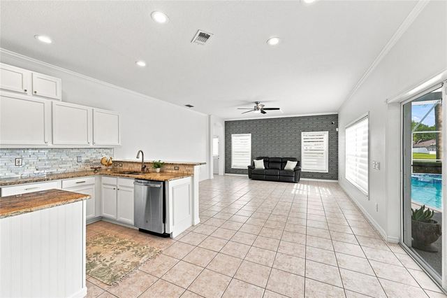 12018 NORTHUMBERLAND DRIVE, Tampa, FL 33626