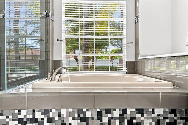 12018 NORTHUMBERLAND DRIVE, Tampa, FL 33626