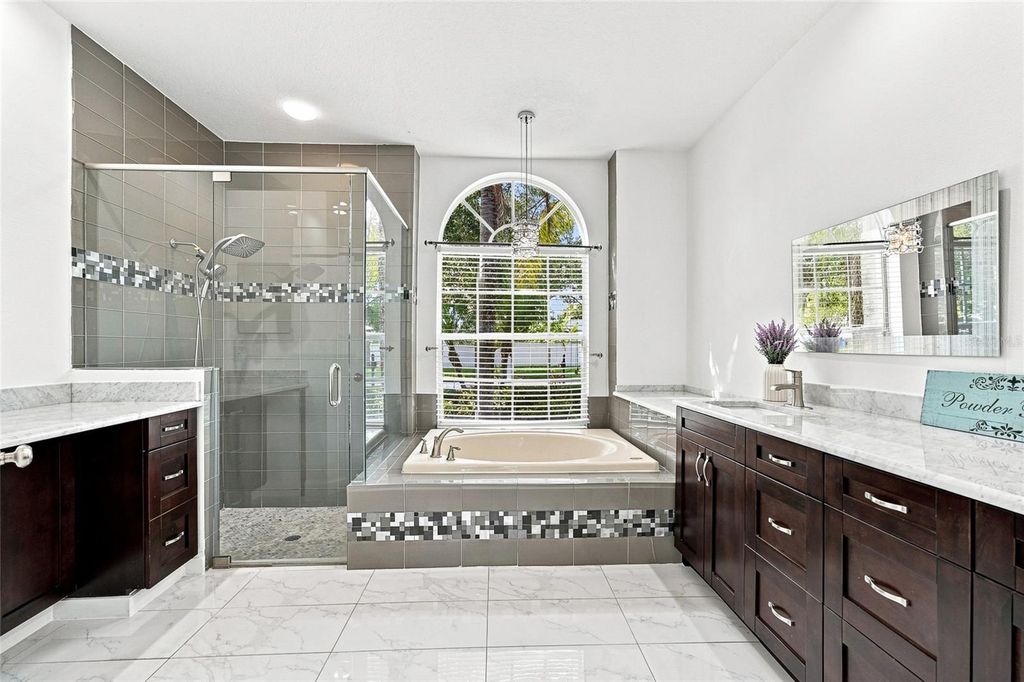 Image 24 of property listing at 12018 NORTHUMBERLAND DRIVE, Tampa, FL 33626
