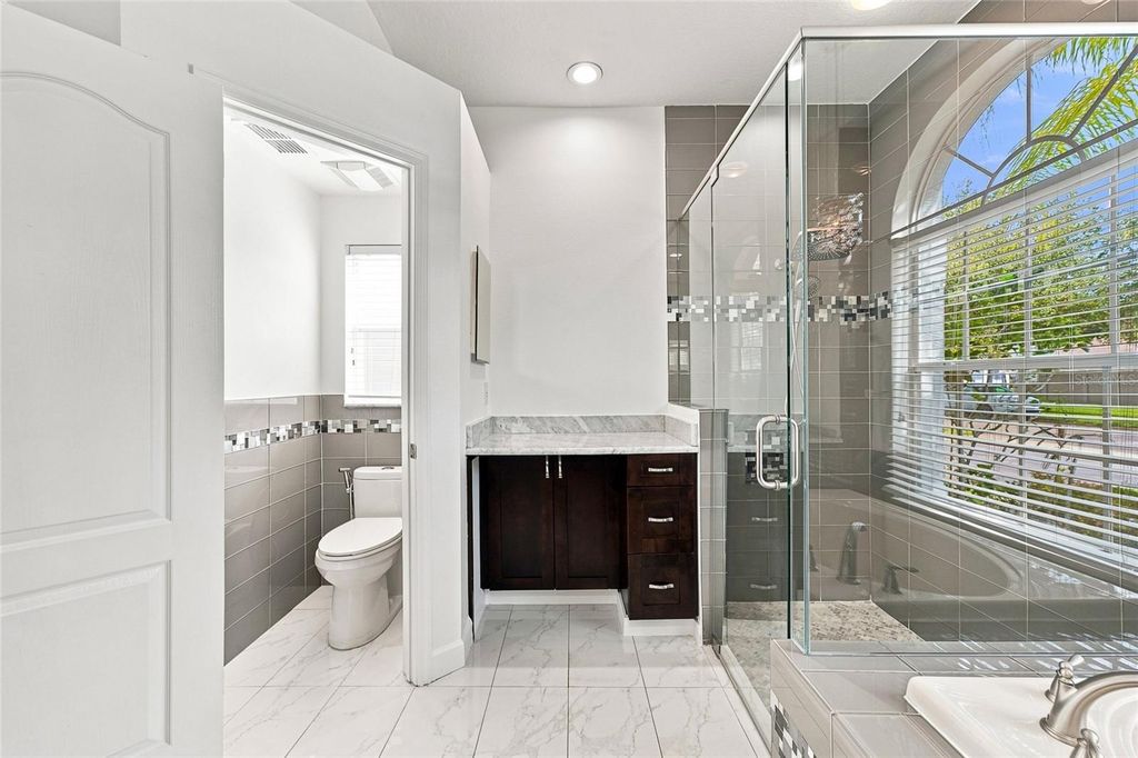 Image 28 of property listing at 12018 NORTHUMBERLAND DRIVE, Tampa, FL 33626