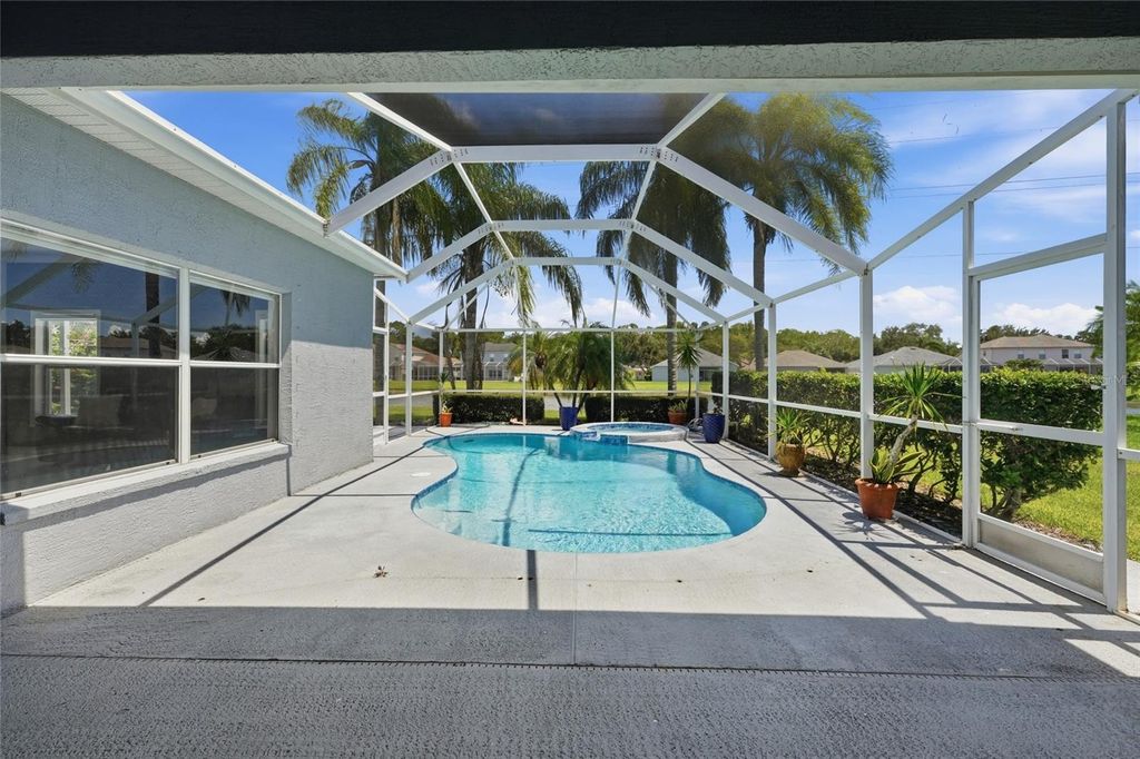 Image 37 of property listing at 12018 NORTHUMBERLAND DRIVE, Tampa, FL 33626