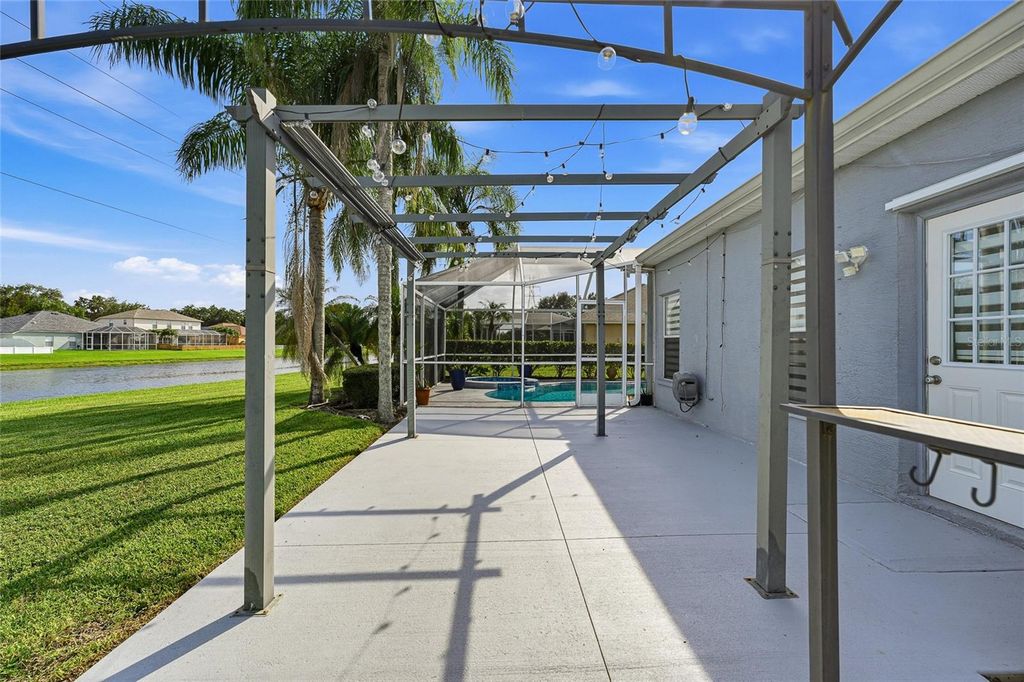 Image 41 of property listing at 12018 NORTHUMBERLAND DRIVE, Tampa, FL 33626