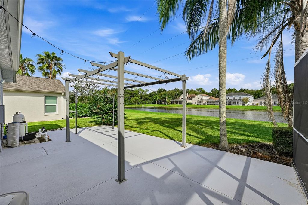 Image 42 of property listing at 12018 NORTHUMBERLAND DRIVE, Tampa, FL 33626