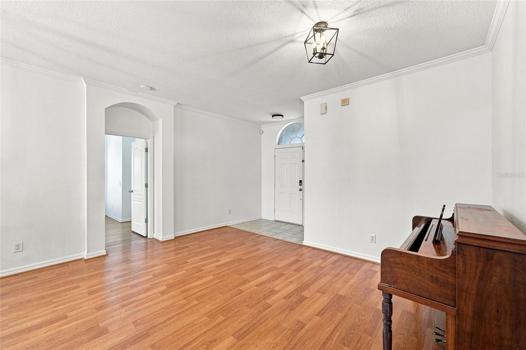 Image 6 of property listing at 12018 NORTHUMBERLAND DRIVE, Tampa, FL 33626