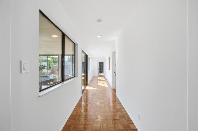 114 E Hillsdale Boulevard, San Mateo, CA 94403