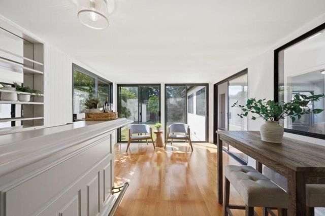 114 E Hillsdale Boulevard, San Mateo, CA 94403