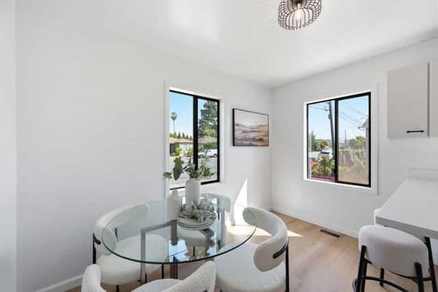 114 E Hillsdale Boulevard, San Mateo, CA 94403