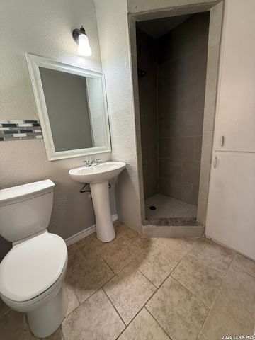 4318 DIAMONDHEAD DR, San Antonio, TX 78218