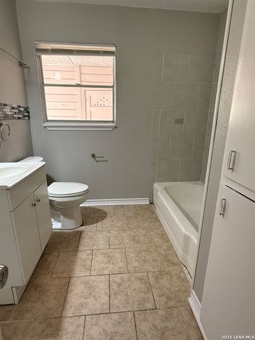 4318 DIAMONDHEAD DR, San Antonio, TX 78218