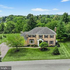 8018 ORCHARD VIEW LN, Fogelsville, PA 18051