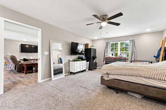 676 Parkway Dr, Smithville, TN 37166