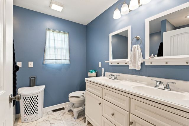 676 Parkway Dr, Smithville, TN 37166