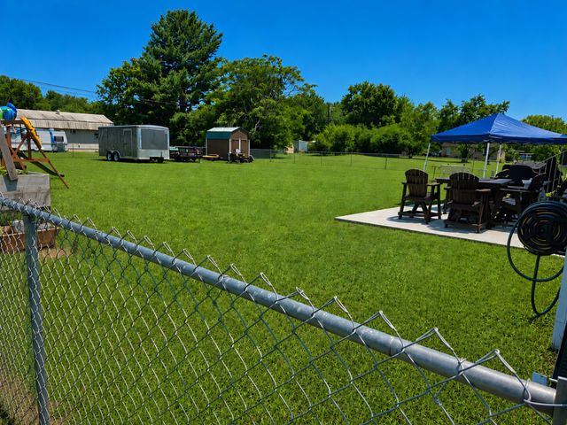 676 Parkway Dr, Smithville, TN 37166