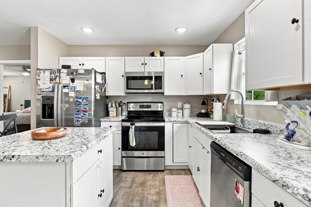 676 Parkway Dr, Smithville, TN 37166