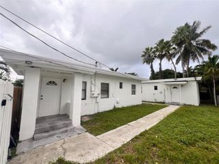 612 NW 6TH Court 2, Hallandale Beach, FL 33009