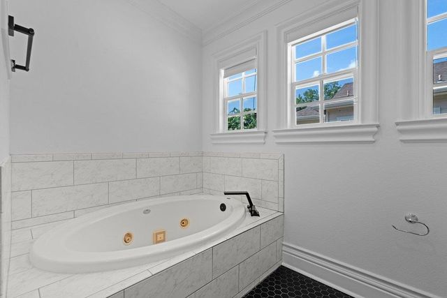 1609 Hartford RD A, Austin, TX 78703