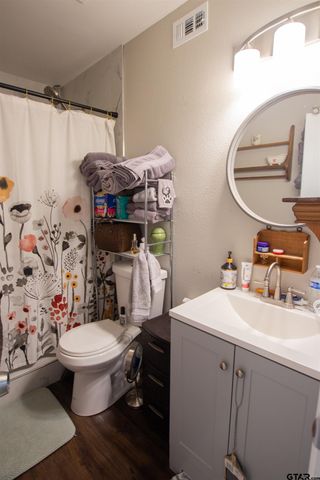 544 Cherry St, Chandler, TX 75758