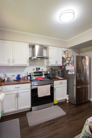 544 Cherry St, Chandler, TX 75758